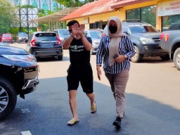 Polda Jatim Serahkan Berkas dan Tersangka Pendeta Cabul