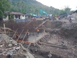 Diduga Proyek Siluman, Pembangunan Jembatan Tanpa Papan Informasi