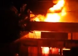 Pabrik Tiner di Kepatihan Gresik Terbakar