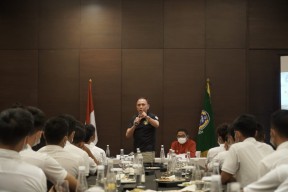 Ketum PSSI Beri Motivasi Pemain Jelang Berangkat ke UEA