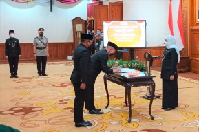 Wahid Wahyudi Resmi Dilantik Pj Sekdaprov Jatim