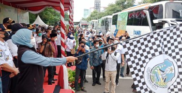 Gubernur Khofifah Berangkatkan 3.650 Orang Pemudik Gratis