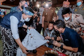 Menparekraf Dorong Fesyen Jadi Produk Unggulan di Pamekasan Jatim