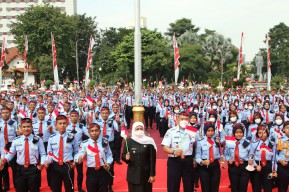 364 Siswa SMA Taruna Nusantara Disambut Dengan Karpet Merah di Grahadi
