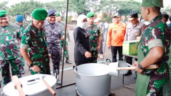 Gubernur Khofifah Pimpin Apel Kesiapsiagaan Bencana bersama Forkopimda