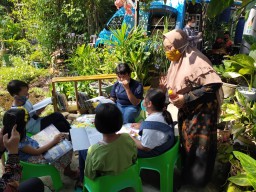 Cegah Ketergantungan Gadget, Anak-anak Surabaya Sudah Difasilitasi 530 Taman Bacaan
