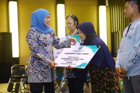 Gubernur Khofifah Ajak Pendamping PKH Plus Perkuat Intervensi Komprehensif Lansia Rentan