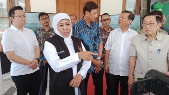 Gubernur Khofifah Imbau Pengusaha Bayarkan THR Paling Lambat 7 Hari Sebelum Hari Raya