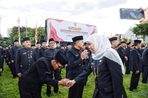 Gubernur Khofifah Tekankan Core Values ASN BerAKHLAK dan Berintegritas