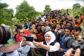 Gubernur Khofifah Ajak Remaja Siapkan Diri Menuju Indonesia Emas Sebagai Generasi Emas 2045