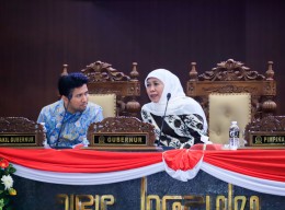 Gubernur Khofifah Sampaikan Nota Keuangan Raperda APBD 2024