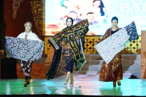 Puncak Acara Mojo Batik Festival 2023 Berlangsung Meriah