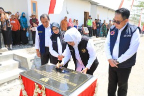 Resmikan 50 Rumah Relokasi Korban Tanah Gerak Blitar
