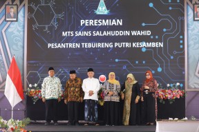 Gubernur Khofifah: Jadi Sentra Penguasaan  Science Berbasis Pesantren