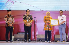 Gubernur Khofifah Dorong Guru Terus Berinovasi dan Berkreasi Hadapi Tantangan Digital