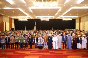 Gubernur Khofifah: Gaungkan Penguatan Studi  Islam dan Perannya untuk Wujudkan Kedamaian Sosial