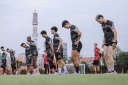 Persebaya Waspada! Paul Munster Tak Mau Terpeleset Meski Persija Sedang Terluka