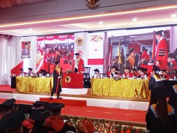 1.209 Wisudawan UNTAG Surabaya Siap Berkontribusi bagi Indonesia