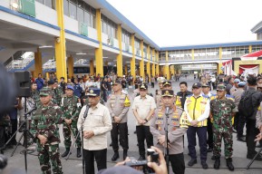Tinjau Kesiapan Mudik Lebaran di Terminal Purabaya Bersama Kapolri, Panglima TNI dan Menhub, Pj. Gubernur Adhy Pastikan Semuanya Siap