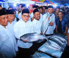 Hadiri Kontes dan Lelang Bandeng Kawak Gresik 2024, Pj. Gubernur Adhy Harap Jadi Agenda Tahunan Nasional