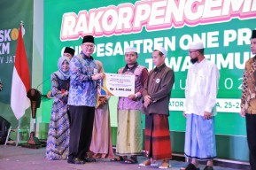 Pj. Sekdaprov Bobby Optimis OPOP Jadi Pengungkit Ekonomi Pesantren Di Jatim
