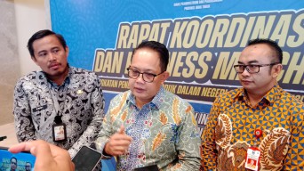 Pj Gubernur Jatim Adhy Karyono Targetkan Realisasi Belanja Produk Dalam Negeri 90 Persen di Tahun 2024