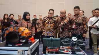 Pembukaan Indonesian Oil & Gas Supply Chain Management Summit 2024 di Surabaya