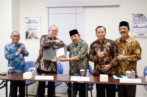 Pj. Sekretaris Daerah Jatim Berkomitmen Tingkatkan Layanan RS Korpri Pura Raharja