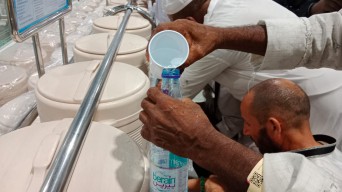 Larangan Membawa Air Zamzam dalam Koper Bagasi bagi Jemaah Haji Indonesia