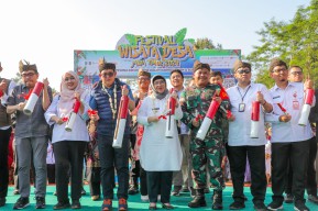 Pj. Gubernur Jatim Resmikan Wisata Glamping di Desa Tumpak Selo