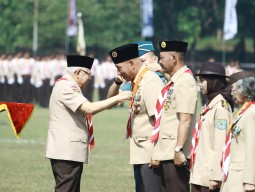 Ketua Kwarda Pramuka Jatim Terima Penghargaan Lencana Melati dari Wapres KH Ma'ruf Amin