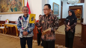 Pj Gubernur Jatim Terima Kunjungan Dubes Peru, Bahas Potensi Kerja Sama Ekonomi dan Investasi
