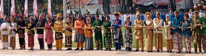 Pj. Gubernur Jatim Pimpin Upacara Peringatan Sumpah Pemuda ke-96: Serukan Pemuda sebagai Penggerak Kemajuan Indonesia