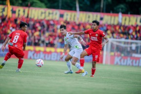 Persebaya Ditahan Imbang Semen Padang di H. Agus Salim