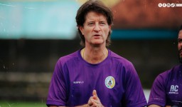 Pieter Huistra Pimpin Latihan Perdana PSS Sleman, Siap Hadapi Tantangan Berat
