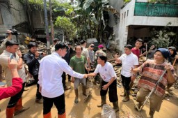 Wapres Gibran Tinjau Pengungsian Korban Banjir di Bekasi, Pastikan Bantuan Optimal