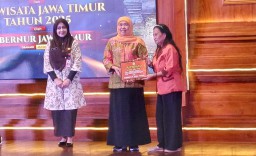 Gubernur Khofifah Apresiasi 1000 Seniman dan Luncurkan Kalender Wisata Jatim 2025