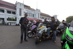 Di Surabaya Auto Fashion, Pemkot Surabaya Pamer Walang Kadung