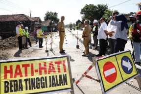 Truk ODOL Sebabkan Jalan Rusak, Ganjar Siapkan Alat Timbang Portabel