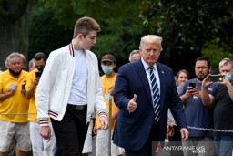 Putra Presiden Amerika Serikat Baron Trump Positif Covid-19