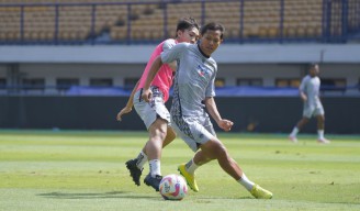 Gelandang PERSIB Adam Alis Optimistis Timnya Lanjutkan Tren Positif Lawan PSIS Semarang