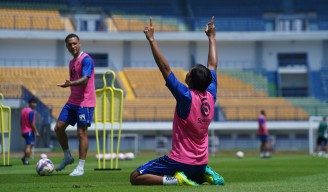PERSIB vs Borneo FC: Pertandingan Emosional untuk Adam Alis Setyano