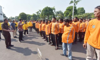 Wali Kota Eri Cahyadi Terjunkan Ratusan Satgas Jaga Kebersihan Pedestrian dan Saluran Air
