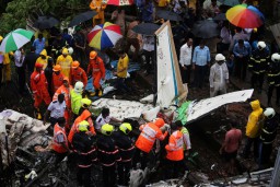 Pesawat  Repatriasi Air India  Express Jatuh 17 Orang Tewas