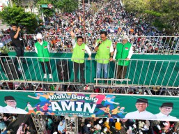 Anies Baswedan dan Muhaimin Iskandar Hadiri Mlaku Bareng Amin di Sidoarjo