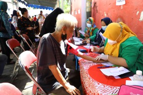Pemkot Surabaya Rutin Gelar Baksos Layanan Terintegrasi