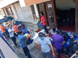 Pendemi Covid-19, Penyandang Tuna Netra Terima Bantuan