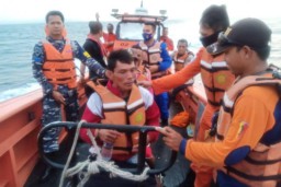 Basarnas masih Mencari Tujuh Nelayan yang Hilang di Selat Sunda