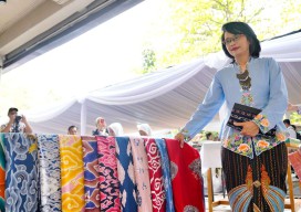Hri Batik Nasional 2023, Momen Gaungkan Motif Batik dari Jawa Barat