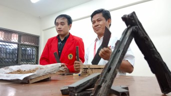 Mahasiswa Untag Surabaya Temukan Material Komposit dari Serbuk Tempurung Kelapa